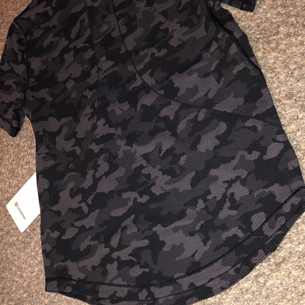 Lululemon Long Distance Tank top. 2 - Picture 7 of 7